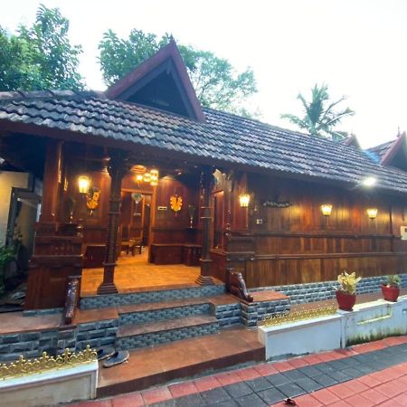 Mayoorapanjaram Neyyattinkara エクステリア 写真