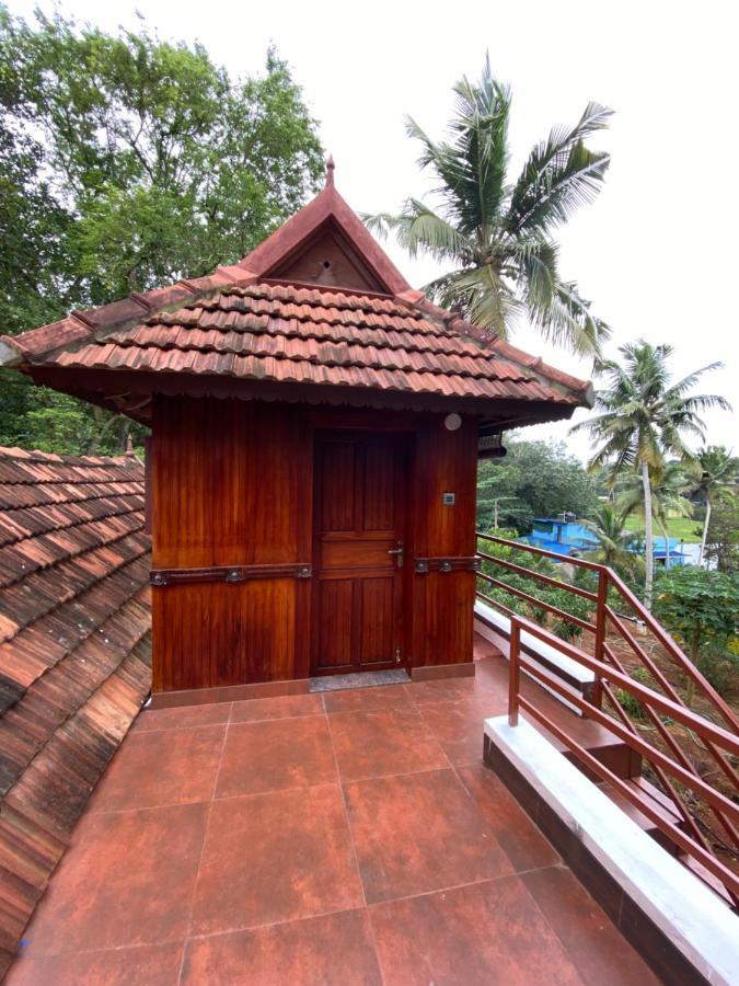 Mayoorapanjaram Neyyattinkara エクステリア 写真